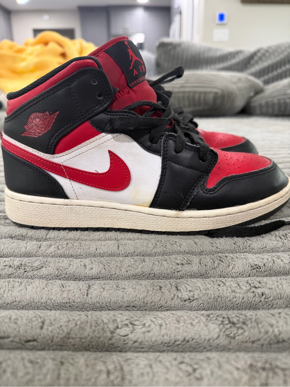 Jordan Kids High-Top Sneakers in Red/Black/White